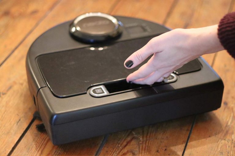 Best Vacuum For Pet Hair Detailed Review Of Neato Botvac and Dyson